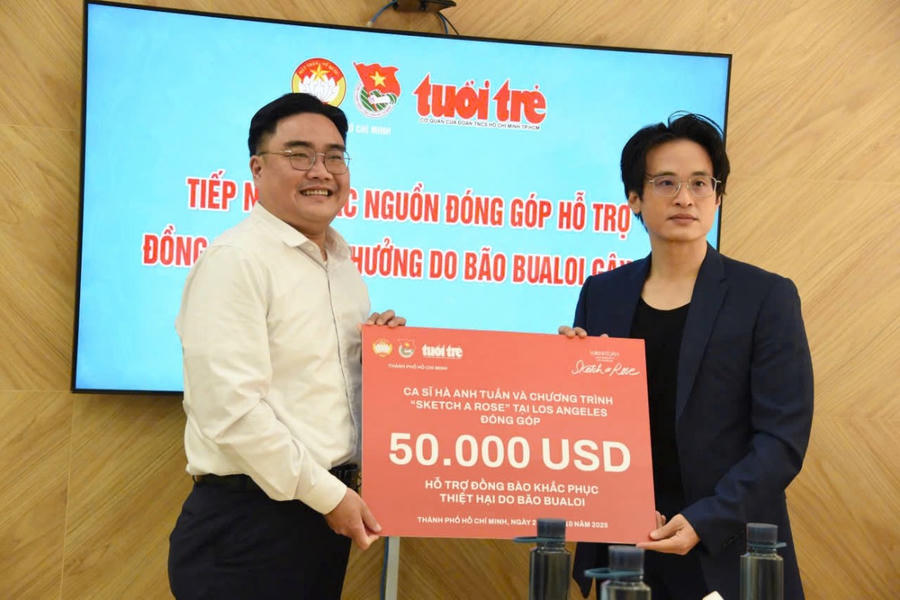 Ca sĩ Hà Anh Tuấn ủng hộ hơn 1,3 tỷ đồng cho đồng bào vùng bão lũ.
