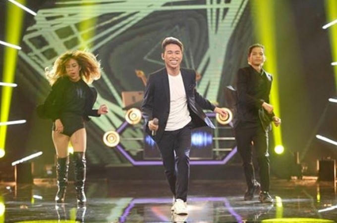 Quang Đạt thể hiện ca khúc "Chỉ riêng mình ta", tuy là lần đầu hát dòng nhạc này nhưng a cũng thể hiện khá tốt và được ca sỹ Tóc Tiên dành nhiều lời khen ngợi.