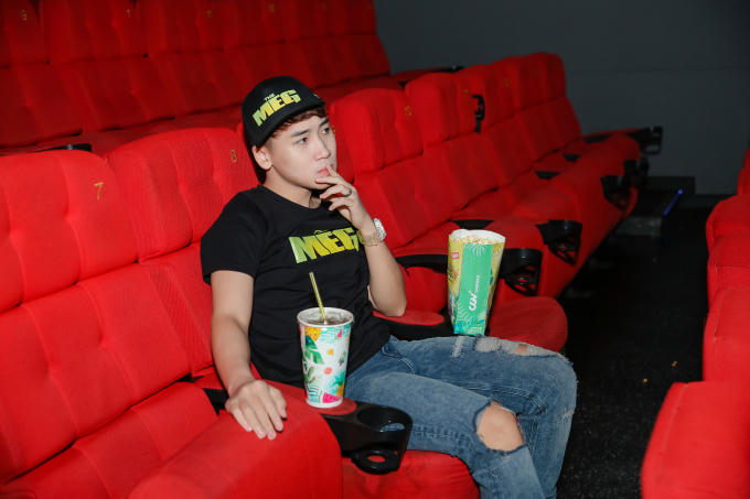 50 sắc th&aacute;i của Huy Cung khi xem