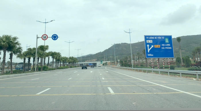 Đoạn tuyến QL18A được TP Hạ Long nâng cấp, mở rộng Ảnh: Quang Minh