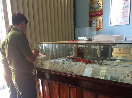 Cơ quan Công an đang điều tra làm rõ vụ trộm vàng “khủng” tại tiệm Kim Khánh.