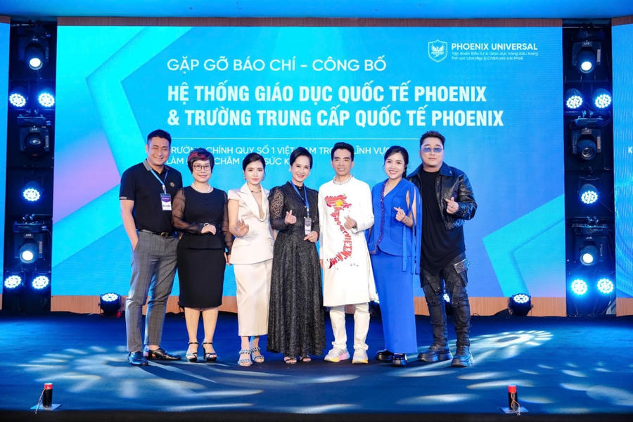 Sự kiện có sự góp mặt của nhiều gương mặt nổi tiếng như NSND Lan Hương, Diễn viên Minh Tiệp, NS Dương Trường Giang, ca sỹ Yanbi.