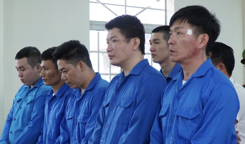 Các bị cáo tại phiên xét xử.