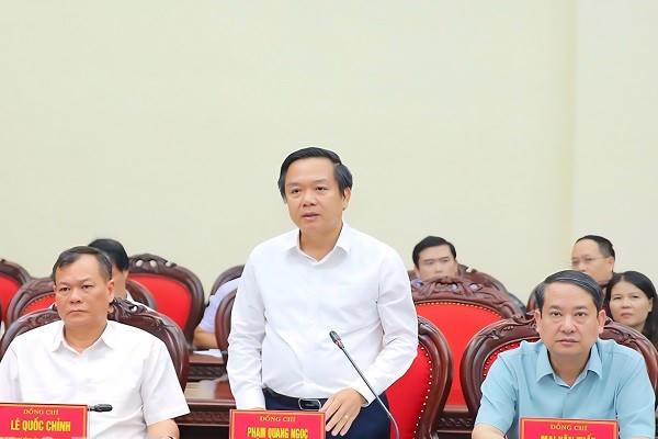 Chủ tịch UBND tỉnh Ninh Bình, ông Phạm Quang Ngọc phát biểu tại buổi làm việc.