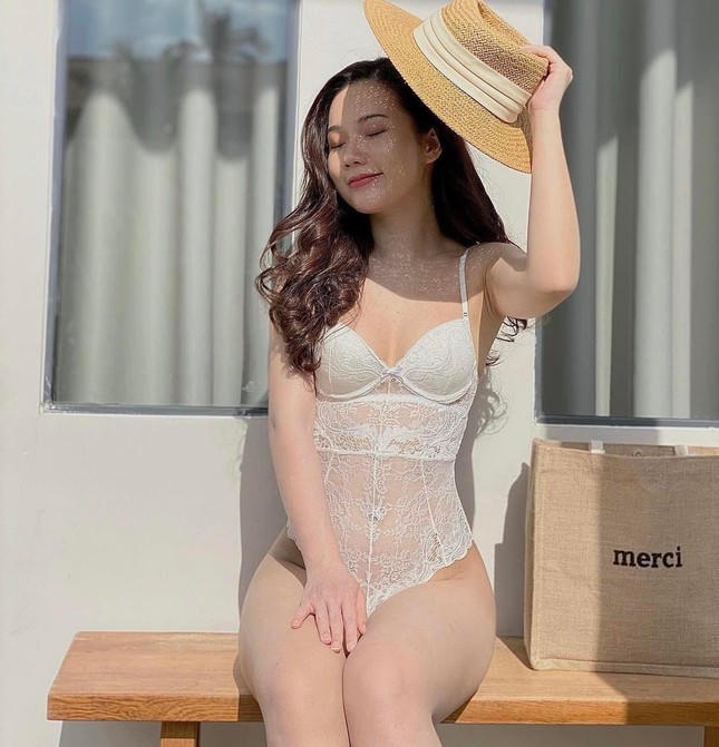 Bị chỉ trích nghiện khoe thân, Ngọc Anh 'Phố trong làng' nói gì? ảnh 4