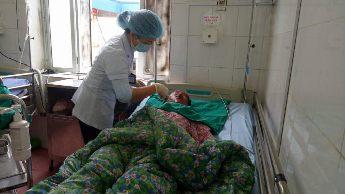 Các nạn nhân hiện đang được điều trị tại bệnh viện đa khoa huyện Đồng Văn.