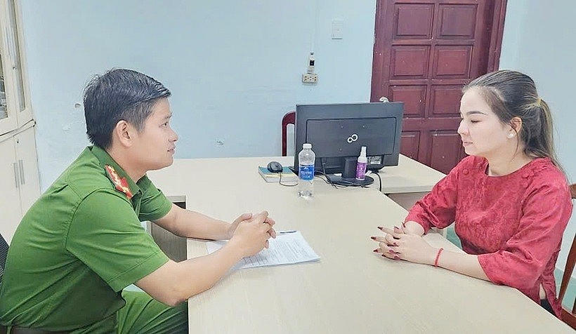 Trần Thị Kim Kha tại cơ quan công an.