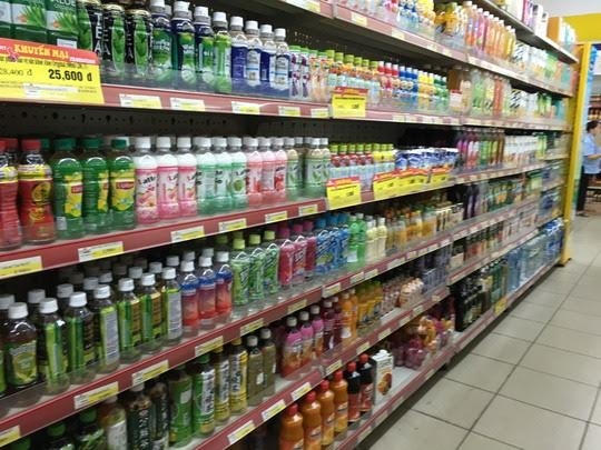 Nước C2 và Rồng đỏ của Công ty URC Việt Nam. (ảnh Zingnew)