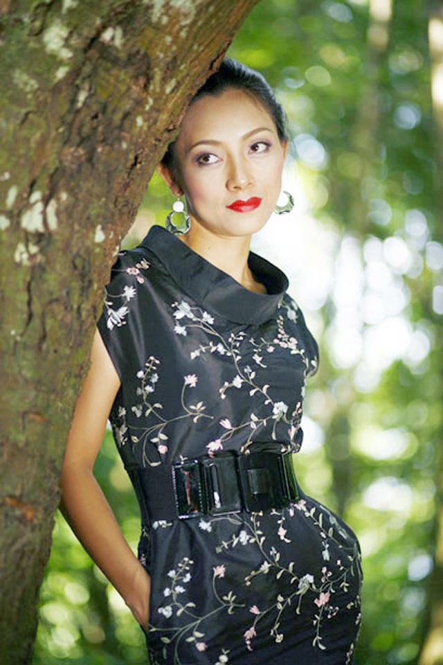 Vẻ đẹp sắc sảo và mặn mà của nữ diễn viên đình đám một thời.