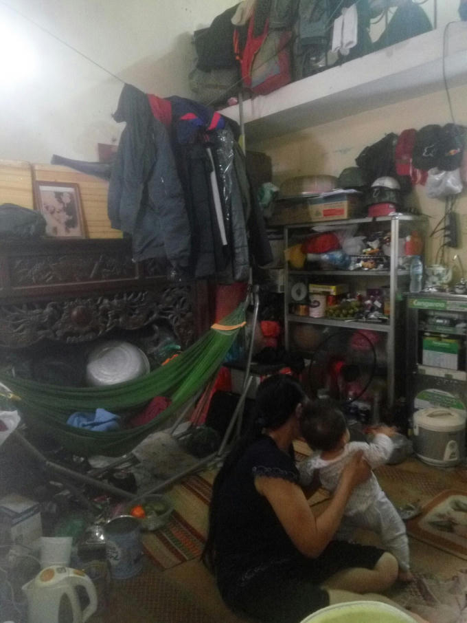 5 người trong gia đình ông Phúc phải sống chật chội gần 10 năm nay trong khi chờ được đền bù, GPMB.