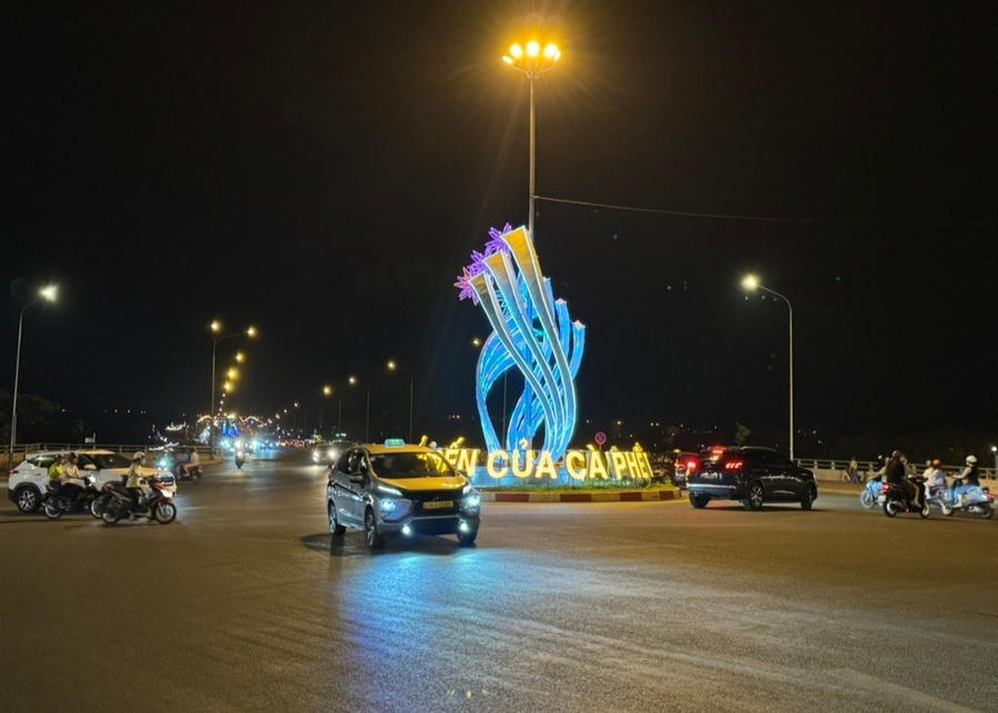 Thành phố Buôn Ma Thuột rực rỡ về đêm