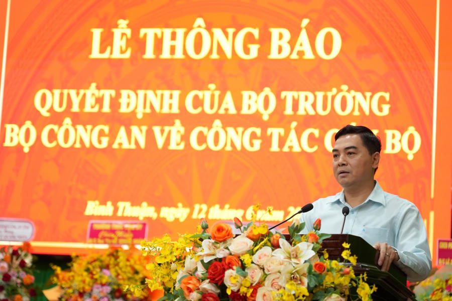 Bí thư Tỉnh ủy Bình Thuận Nguyễn Hoài Anh phát biểu tại buổi lễ