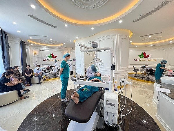 Nha khoa Valis Luxury luôn có cơ chế bảo hành dịch vụ thăm khám định kỳ, kiểm soát và theo sát nhất từng khách hàng.