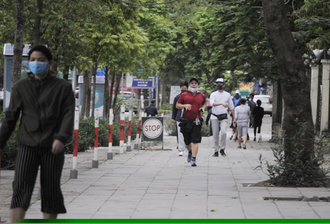 anh: nguoi dan hn nuom nuop tap the duc du co