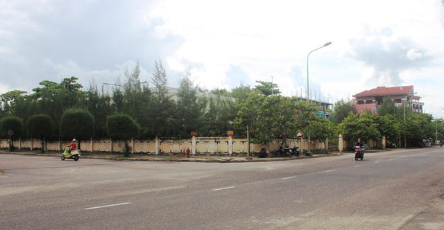 Dự án nằm ở vị trí "đất vàng", 3 mặt tiền và giáp biển thuộc trung tâm TP Tuy Hòa (Phú Yên), nhưng đã 1 năm nay vẫn chưa triển khai. Ảnh Dân trí
