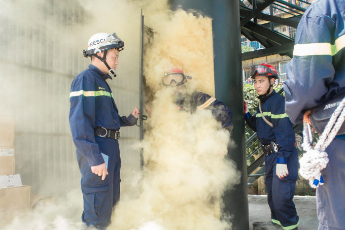 Một mô hình để các chiến sĩ luyện tập, rèn luyện sức chịu đựng, trong môi trường giới hạn có khói khí vây quanh.