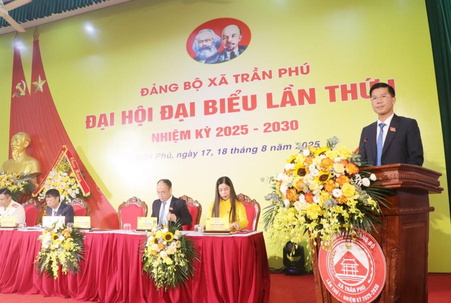 Đồng chí Nguyễn Nguyên Hùng – Bí thư Đảng uỷ, Chủ tịch HĐND xã khai mạc Đại hội.
