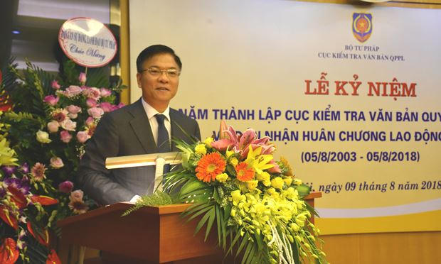 Bộ trưởng Lê Thành Long chúc mừng Cục kiểm tra VBQPPL.
