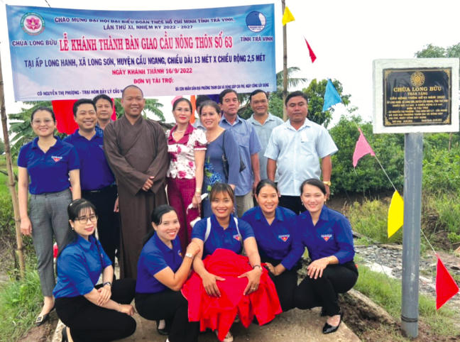 Đại đức kết hợp với chính quyền địa phương xây dựng nhiều công trình cầu, đường giúp giao thương góp phần phát triển kinh tế vùng quê.