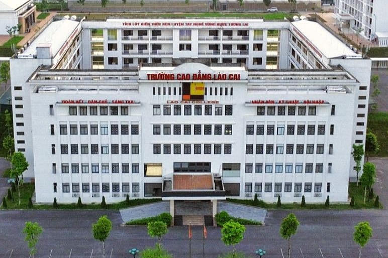 Trường Cao đẳng Lào Cai, cơ quan chủ quản của Trung tâm đào tạo sạt hạch lái xe cơ giới đường bộ.