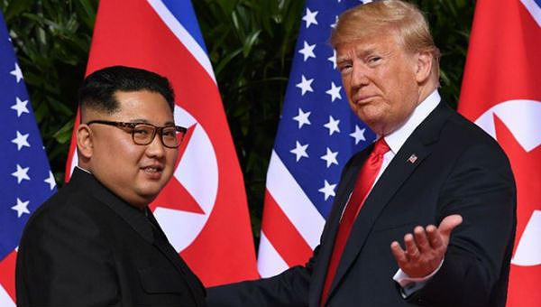 Ông Trump và ông Kim tại cuộc gặp ở Singapore.