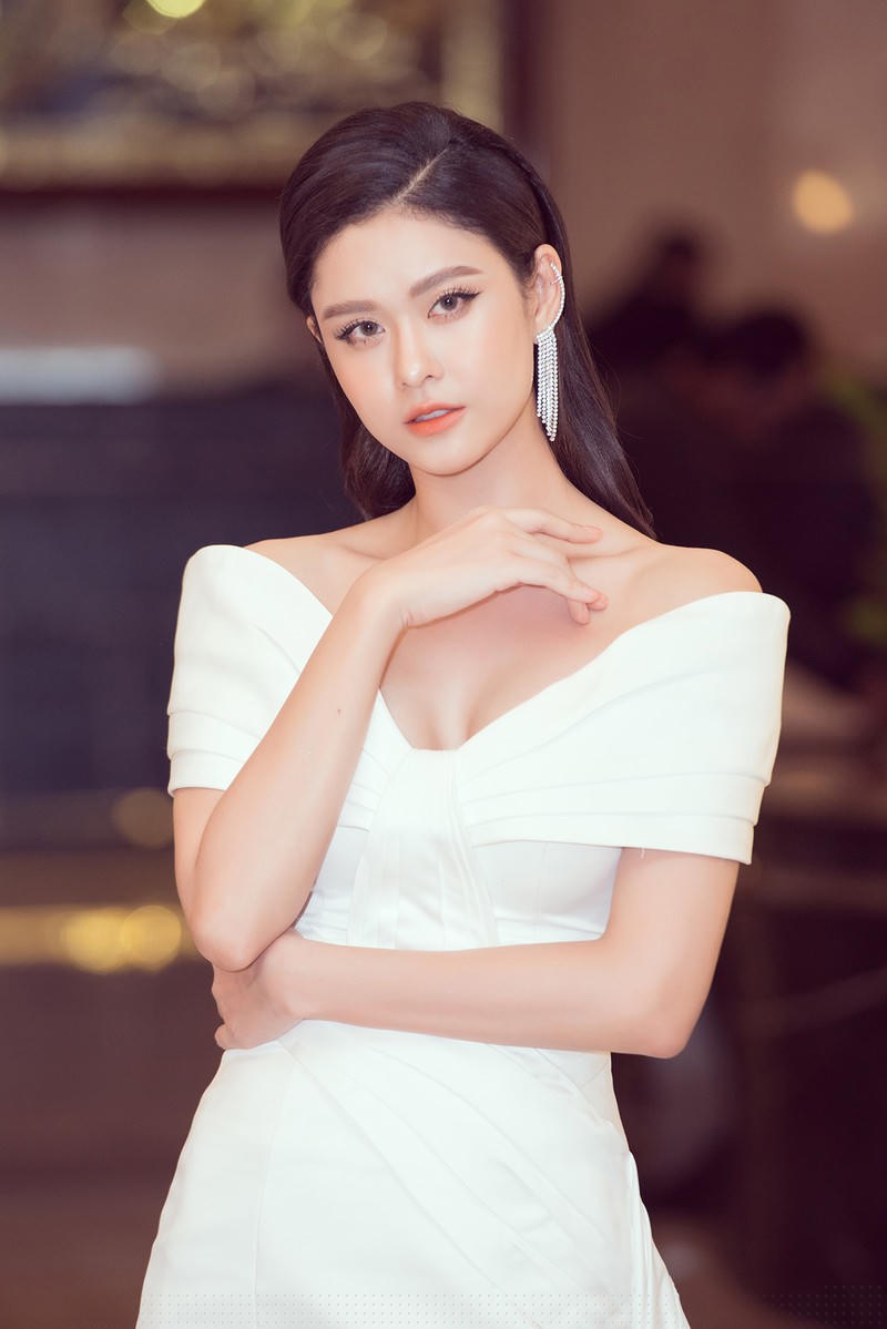 truong quynh anh dep kieu sa voi dam trang quyen ru hinh 6