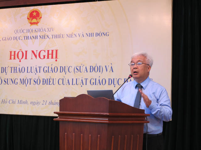 PGS.TS Phan Thanh Bình phát biểu tại hội nghị.