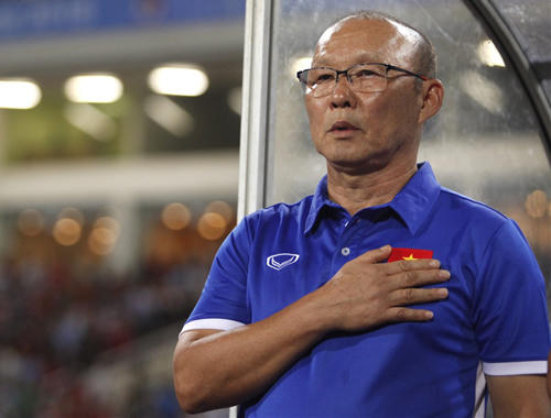 HLV Park Hang Seo sẽ tung "bài" gì khi Olympic Việt Nam gặp Nhật Bản? (Ảnh: Getty)