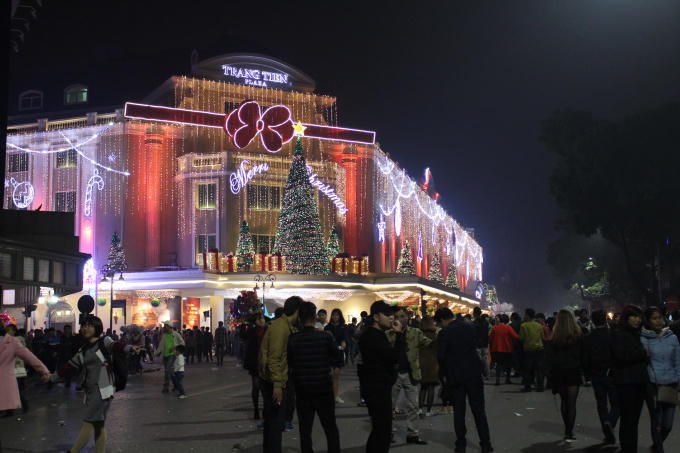 Ánh sáng tràn ngập muôn nơi...