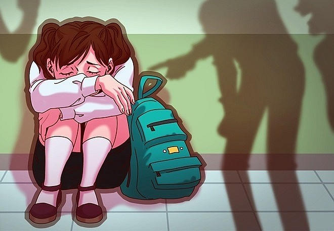 Vụ việc nữ sinh 14 tuổi bị lột quần áo, ép hút thuốc lá: Hậu quả không lường của bạo lực học đường.