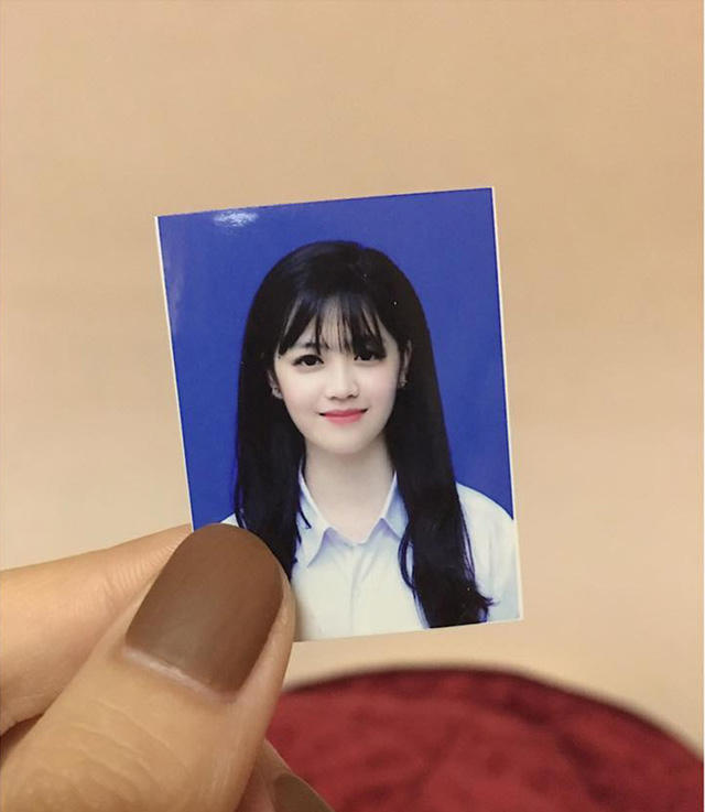 Ảnh thẻ của cô gái đến từ trường THPT chuyên Lào Cai cũng được dân mạng chú ý vì quá xinh.