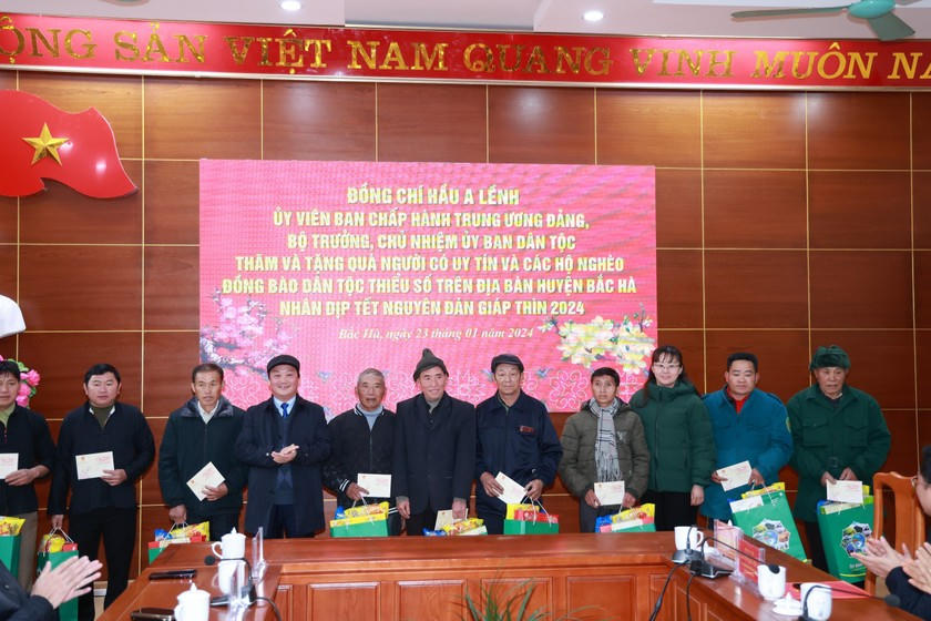 z5098561436141-f4095ae3d938a0f0664ae35d8ec1d934-2185