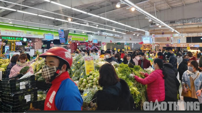 Các siêu thị phần lớn mở đến 30 Tết để phục vụ người dân mua sắm