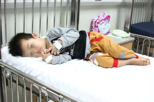 Bé H. vẫn đang được theo dõi tại bệnh viện