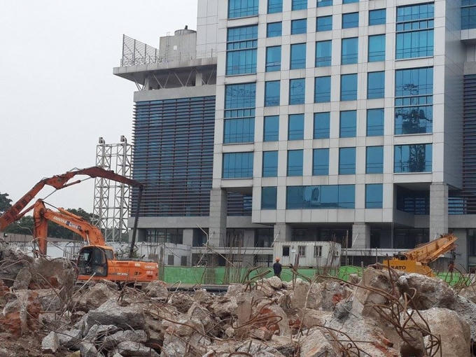 Hiện tại chủ dự án đang ráo riết thi công.