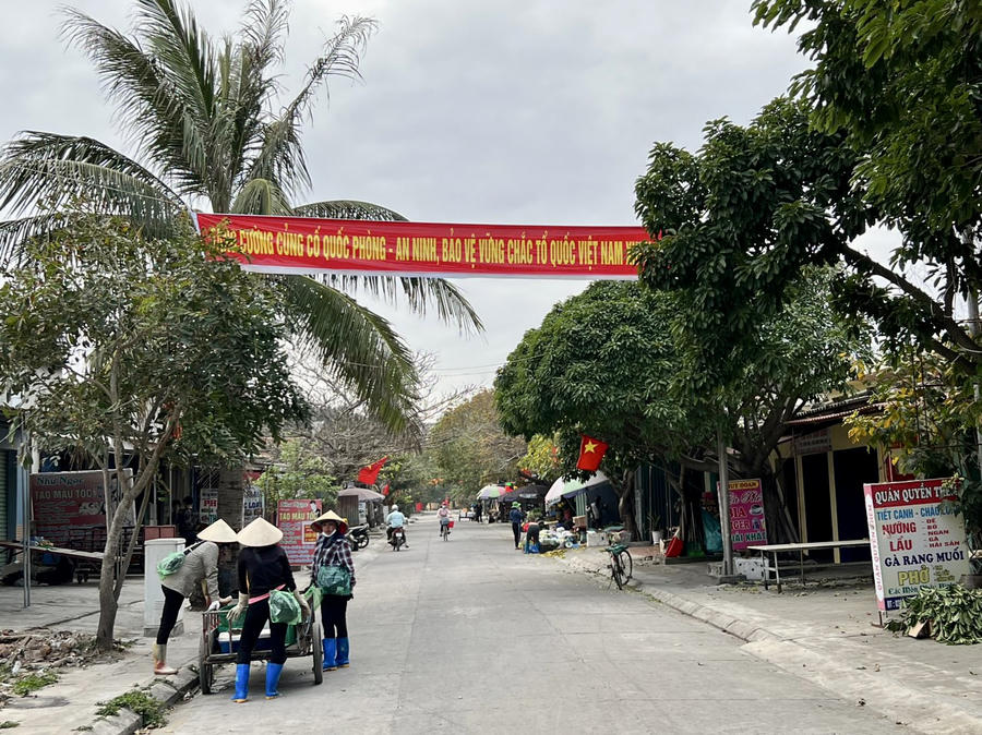 Đời sống kinh tế - xã hội của bà con ngư dân ngày càng được nâng cao.