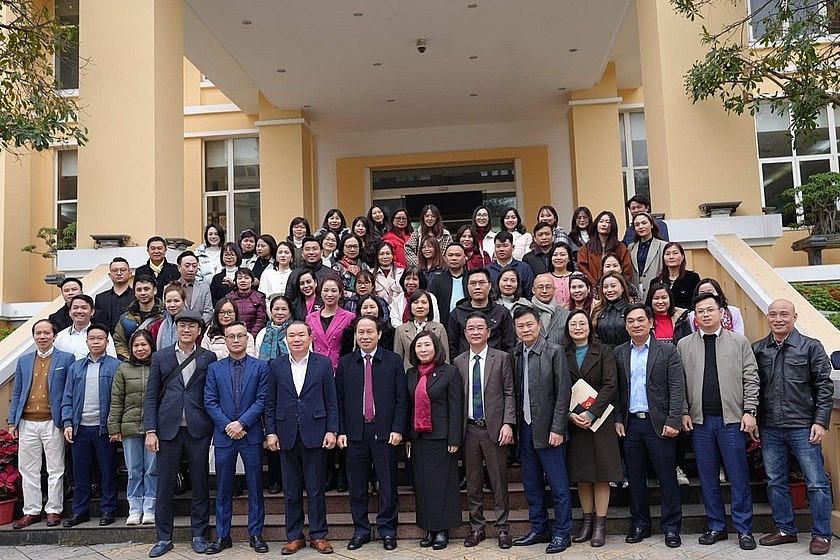 Đảng bộ Báo Pháp luật Việt Nam chụp ảnh lưu niệm cùng đồng chí Lê Tiến Châu, Ủy viên BCH Trung ương Đảng, Bí thư Thành ủy Hải Phòng nhân dịp sinh hoạt chuyên đề về công tác Đảng tại Hải Phòng (tháng 3/2024).