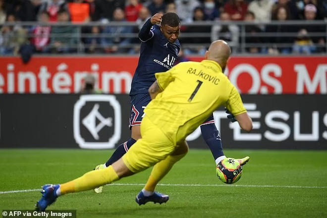 Mbappe ấn định chiến thắng 2-0 cho PSG với bàn thắng ở phút 63.