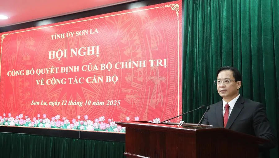 Đồng chí Hoàng Văn Nghiệm phát biểu nhận nhiệm vụ.