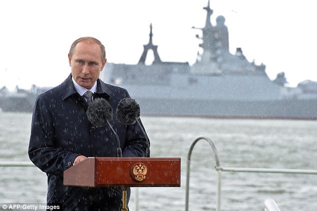 Tổng thống Putin và Bộ Quốc phòng Nga tức giận trước việc lãnh đạo Hạm đội Baltic giấu nhẹm vụ va chạm giữa tàu ngầm Nga và tàu Ba Lan khi đang diễn tập. (Ảnh: AFP)