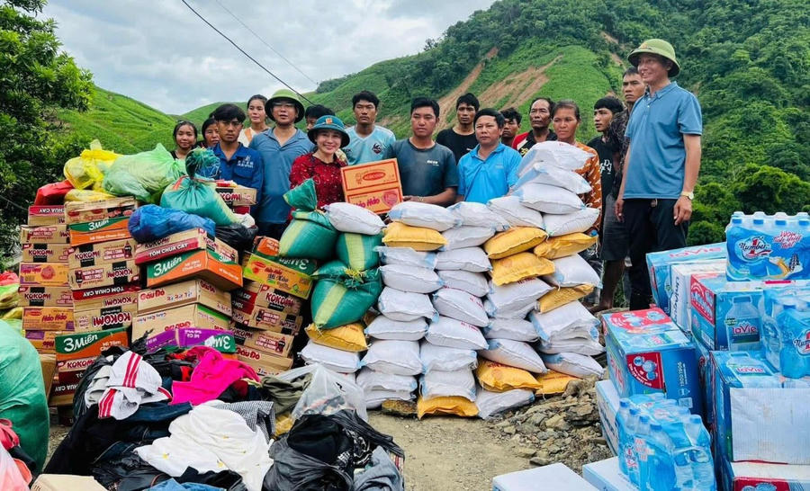 Thắm tình đoàn kết, tương thân tương ái 2 nước Việt - Lào.