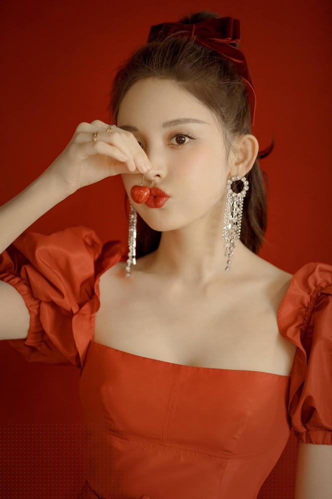 Say đắm nhan sắc 'gây thương nhớ' của người đẹp Tân Cương - ảnh 2