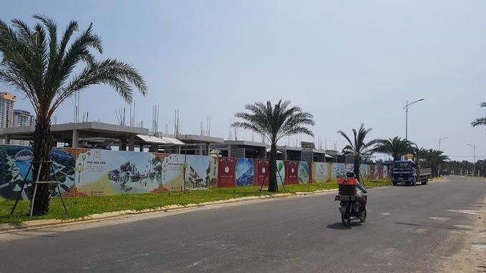 Tám căn biệt thự của Dana Home Land phải dừng thi công 30 ngày. Ảnh: TẤN VIỆT.