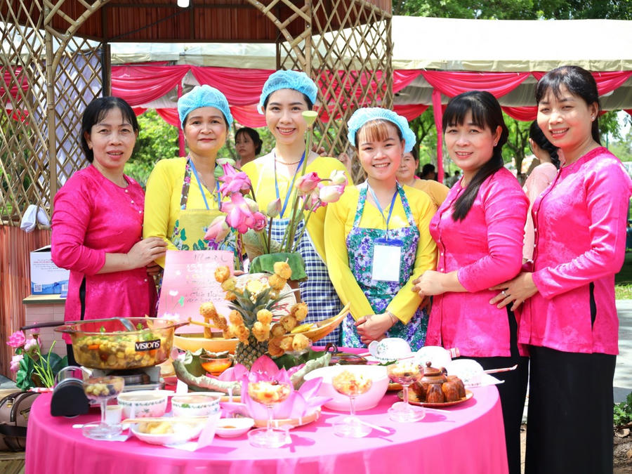 Với sự khéo léo và sáng tạo, người Đồng Tháp đã tạo nên những món ăn đặc sắc, hấp dẫn.