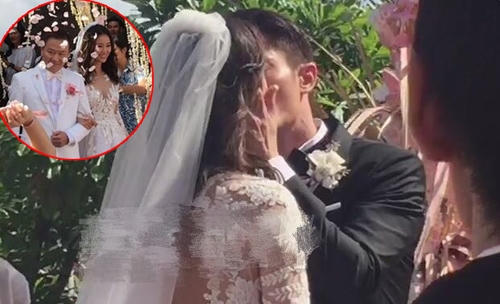 Chú rể Hoắc Kiến Hoa trao cô dâu xinh đẹp Lâm Tâm Như nụ hôn trong ngày trọng đại.