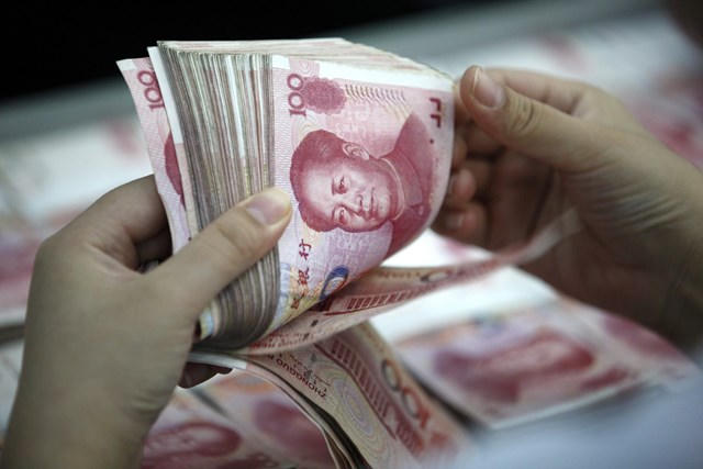 Alipay nói riêng và loạt dịch vụ của Ant Group hiện đã quá phổ biến, phát triển quá nhanh khiến các ngân hàng lớn cũng “tái mặt”. Họ lo ngại khách hàng không còn mặn mà gửi tiết kiệm, ít dùng tiền mặt, khiến tính thanh khoản của thị trường giảm nhanh.