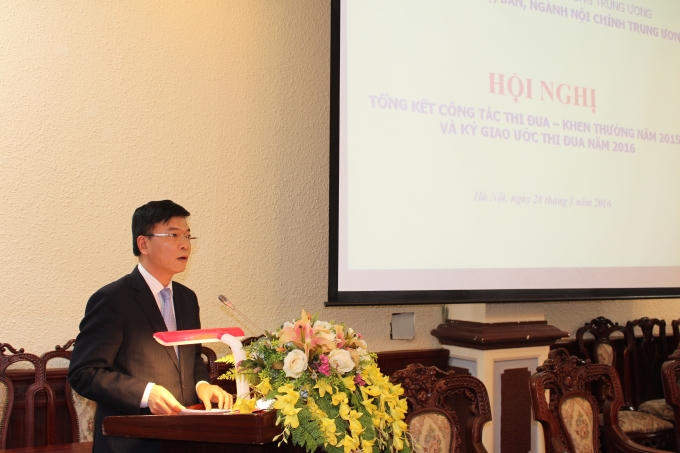 Thứ trưởng Bộ Tư pháp Lê Thành Long phát biểu tại hội nghị.