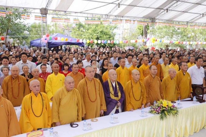 Đến với Đại lễ với lòng tin Phật ngọc sẽ đem lại hòa bình cho thế giới.