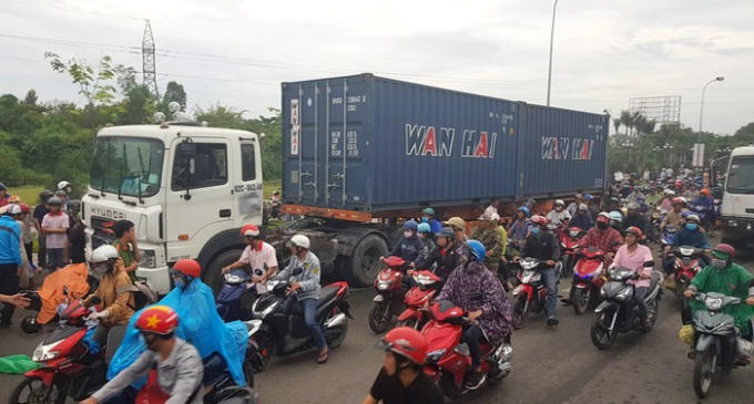 Xe container vừa gây tai nạn thảm khốc ở Long An. (Ảnh Lê Trai)