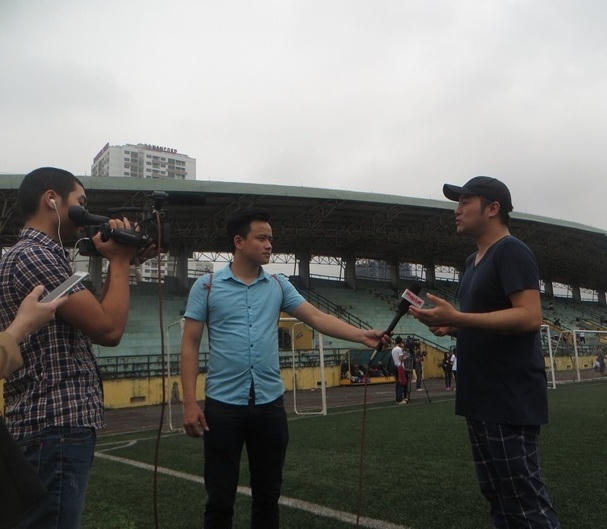 Ca sĩ Minh Quân chia sẻ với  PV Pháp luật Plus. Ảnh: Hồng Nhung